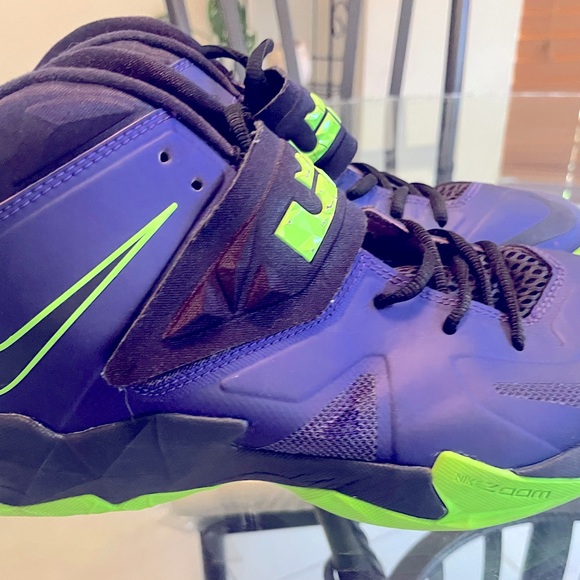 Nike LeBron Zoom 599264 - Picture 1 of 6